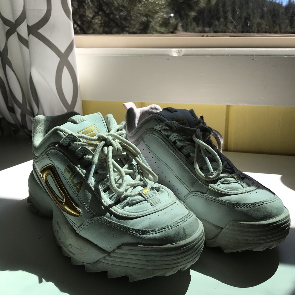 filas high top tennis shoes